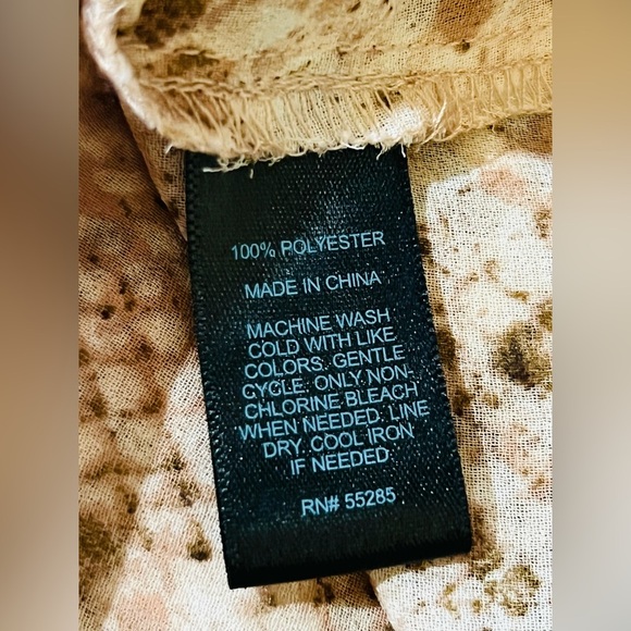 Express Size XS/TP Animal Print Shirt Top Blouse Women Modern Stylish - Picture 8 of 12